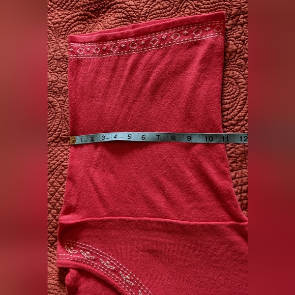 RED Boho V-Neck Tunic Top With Embroidered Collar and 3/4 Sleeves - Picture 11 of 12